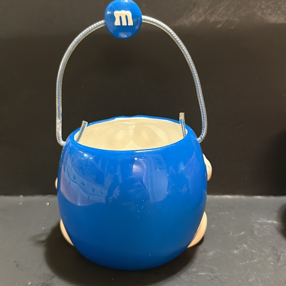 Vintage M&M's Pink Candy Dish With Handle and M&M’s Blue Candy Dish with handle. - Picture 7 of 9